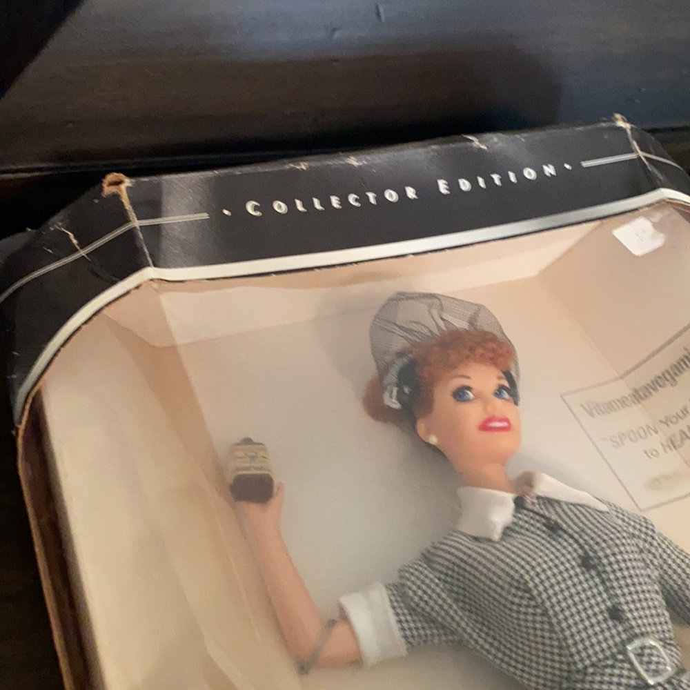 I love Lucy Barbie - Picture 4 of 5